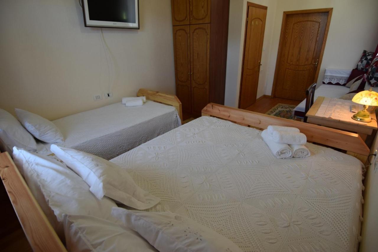 Hotel Brahimi ジロカストラ エクステリア 写真