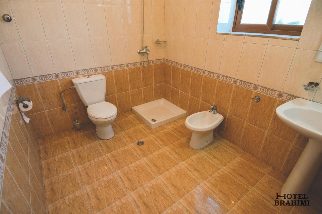 Hotel Brahimi ジロカストラ エクステリア 写真