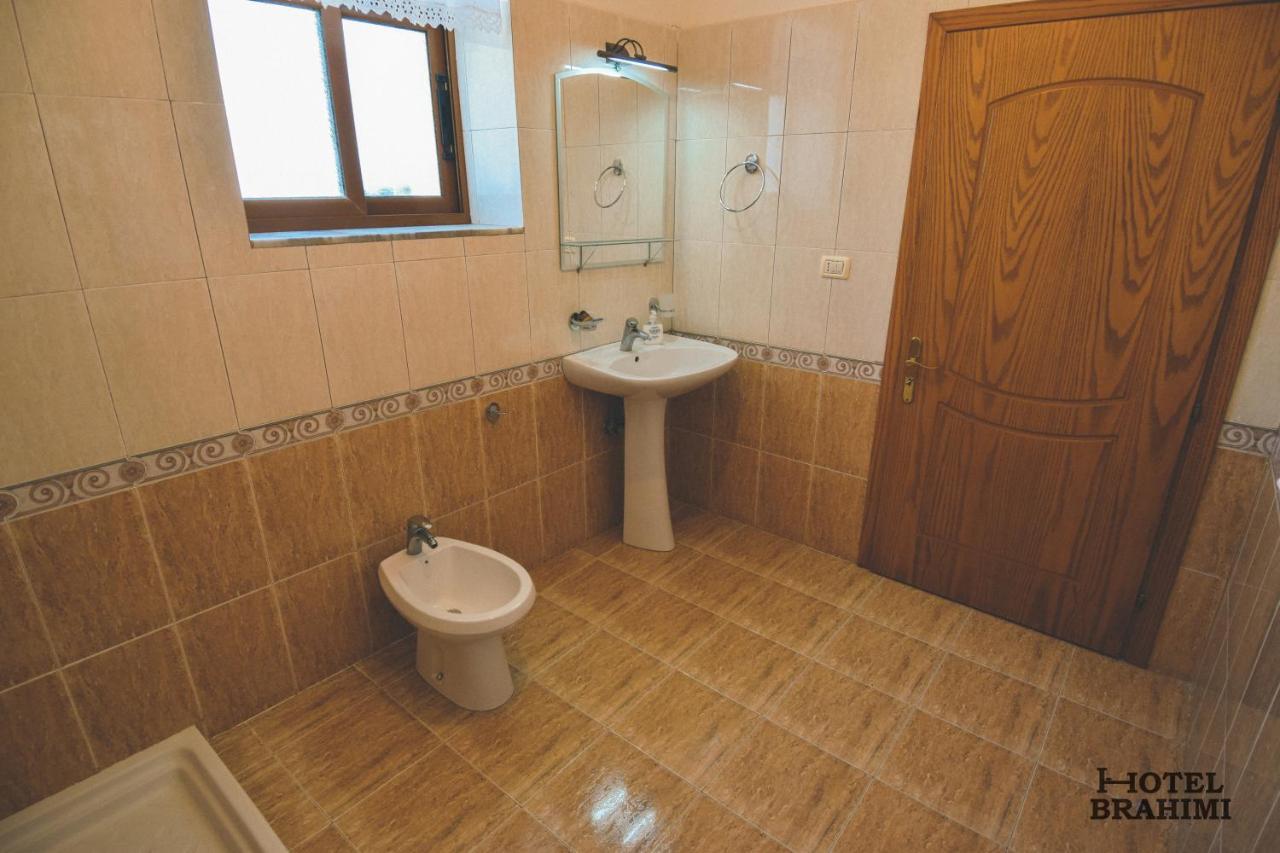Hotel Brahimi ジロカストラ エクステリア 写真